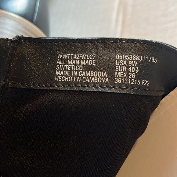 time and true-size 9 wide-tall riding boots with buckle detail and zipper. - Picture 9 of 10